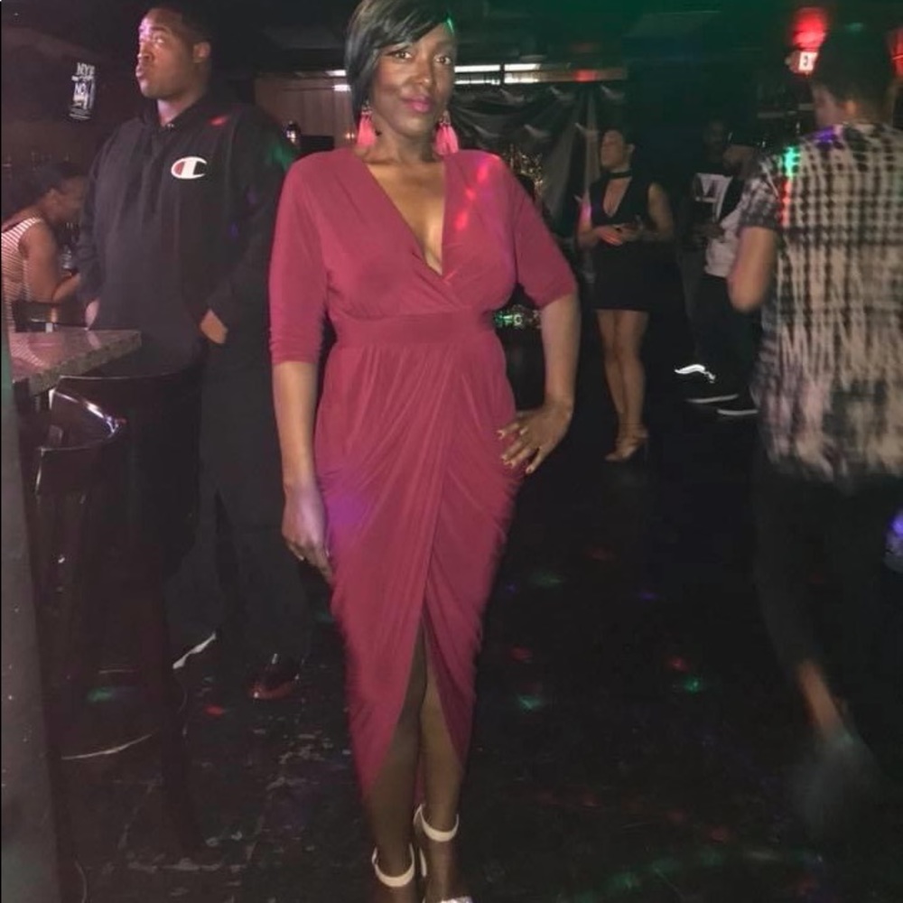 Plus Size Quarter Sleeve Rouched Party Dress - Picture 6 of 7
